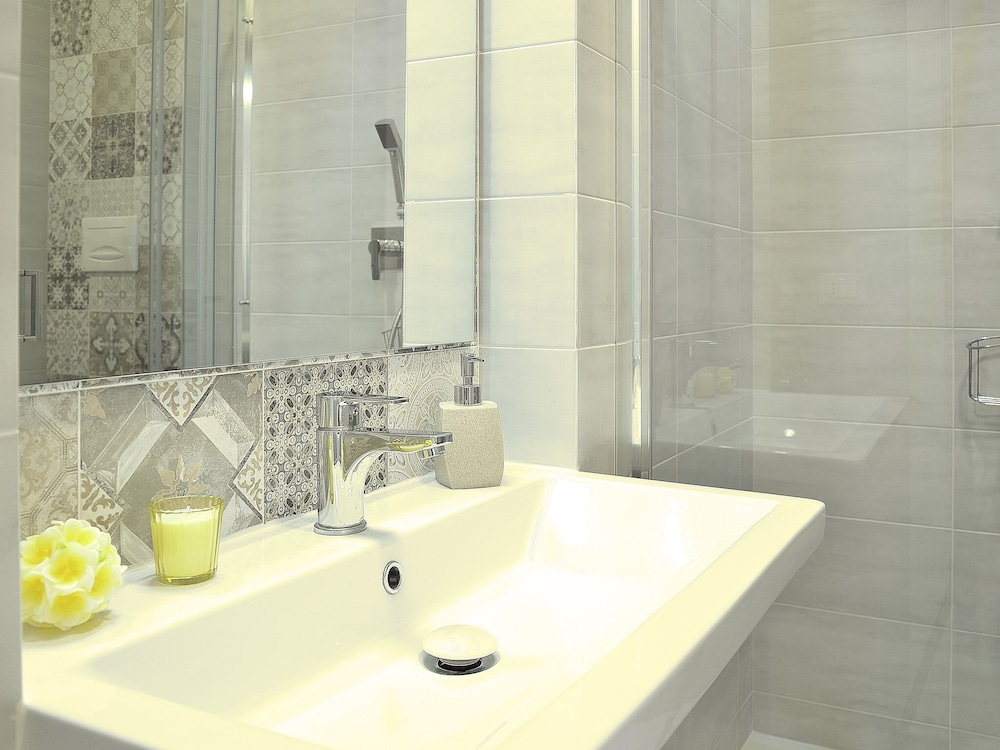 Duca 70 Suite Home 27/33