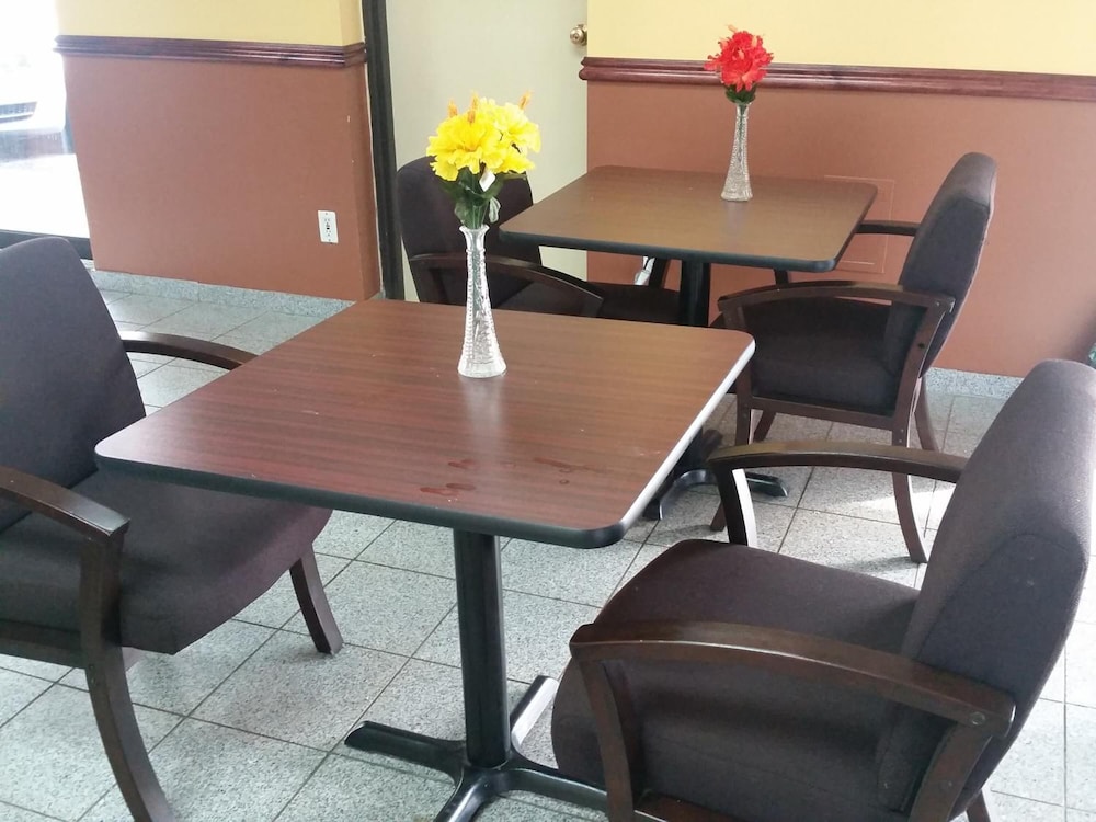 German Village Inn 24/30
