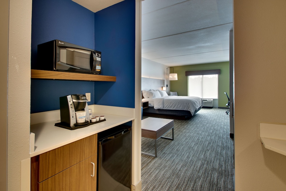 Holiday Inn Express Hotel Suites Jacksonville North Fernandina Yulee 33/68