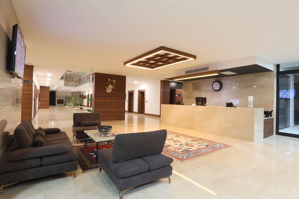 Carissa Hotel 5/35