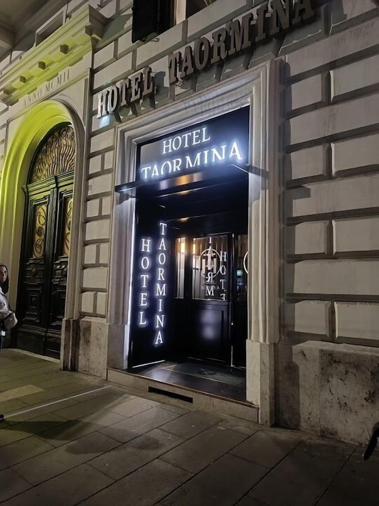 Hotel Taormina Roma 44/56
