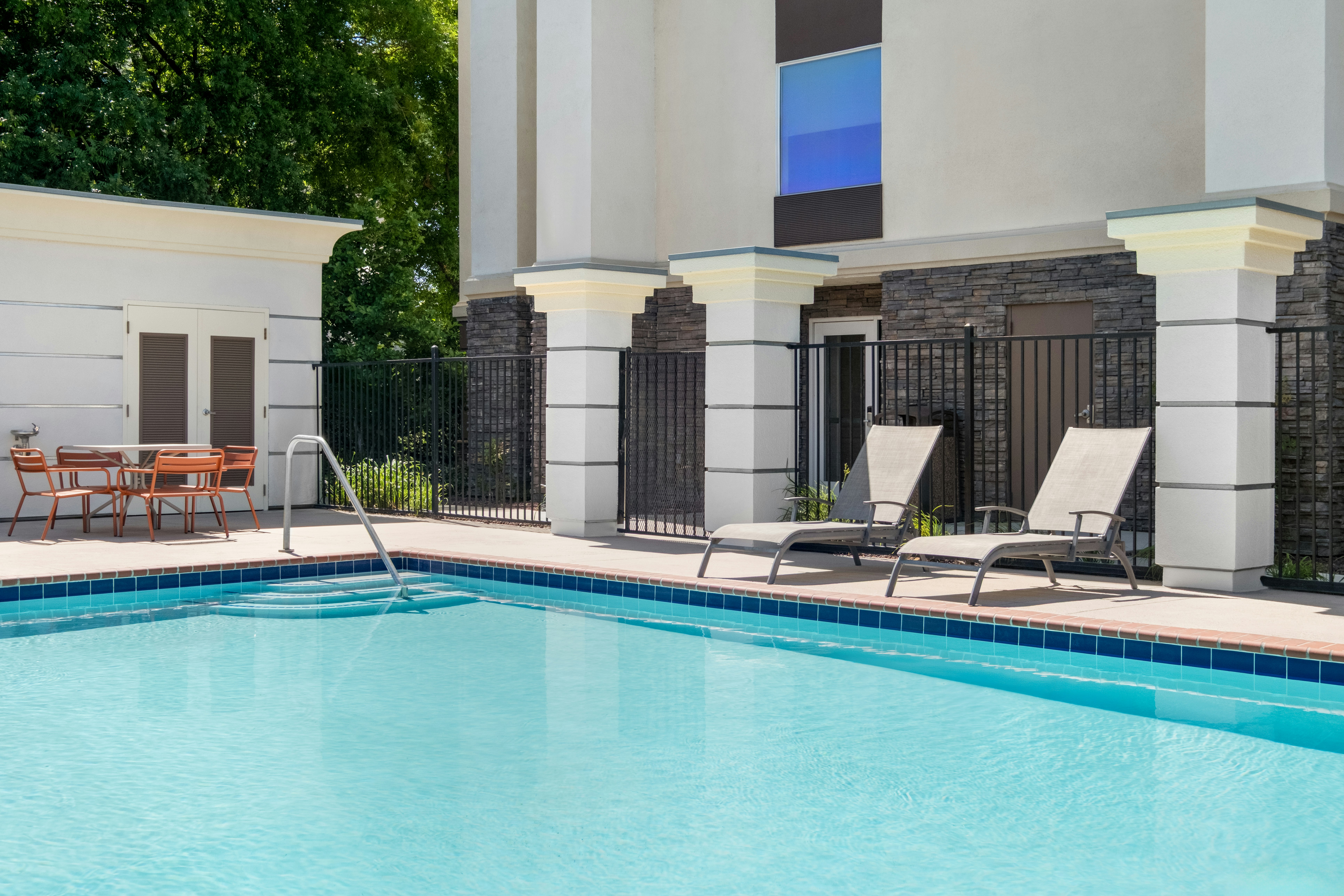 Hampton Inn & Suites Fresno, CA 45/45