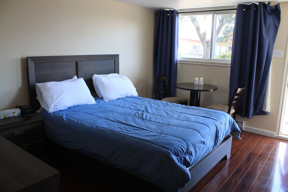 Grand Motel Saint Hubert 9/33