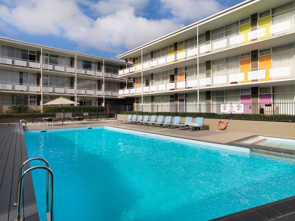 The Parkmore Hotel 40/45