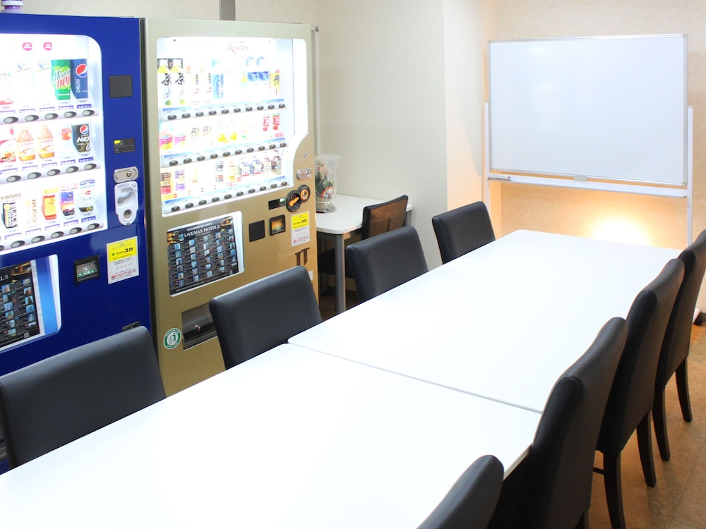 Hotel Livemax BUDGET Tokyo Hamura Ekimae 48/55