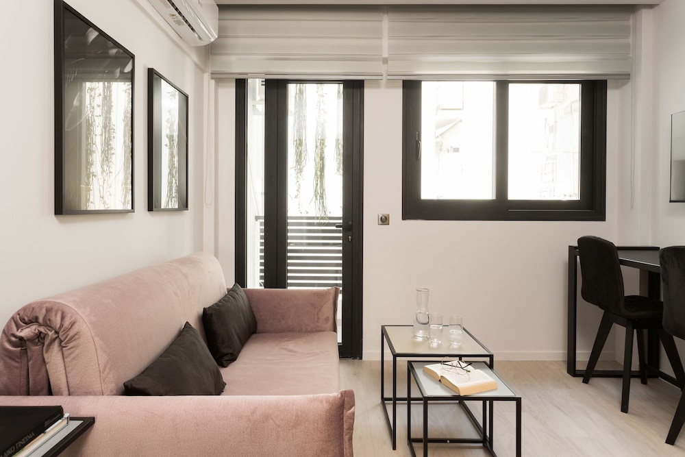 LUX&EASY Athens Downtown Apartments 35/50