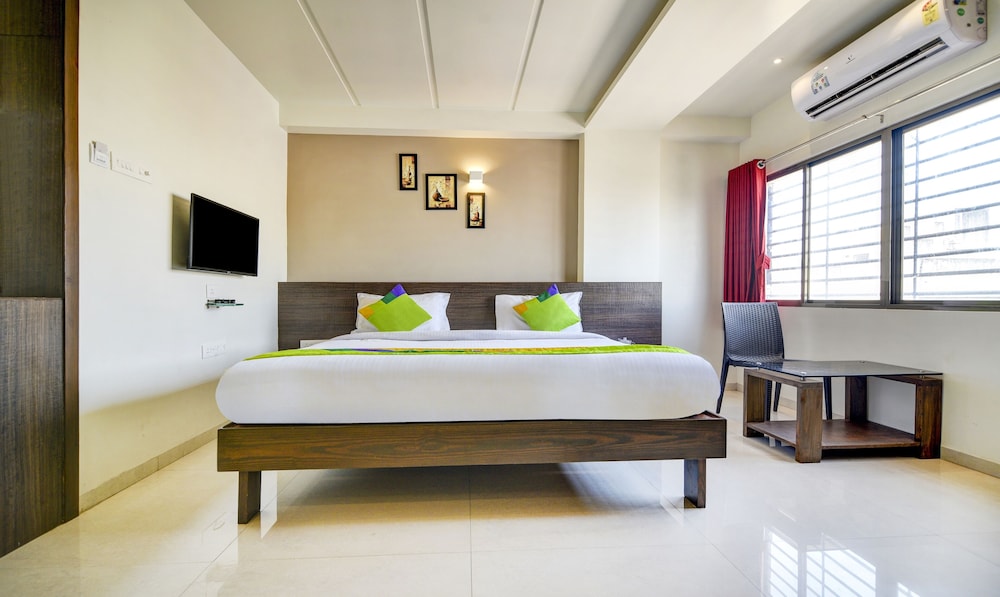 Treebo Shree Sai Suites 8/32