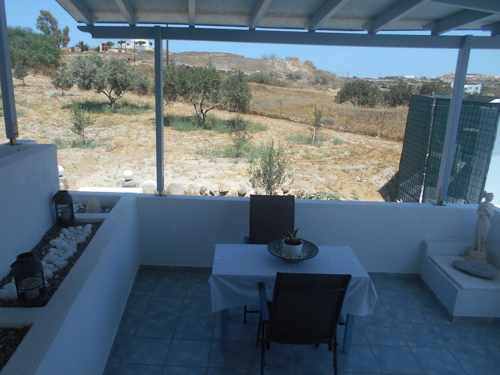 Elea Milos (ex Antonis Rooms) 15/45