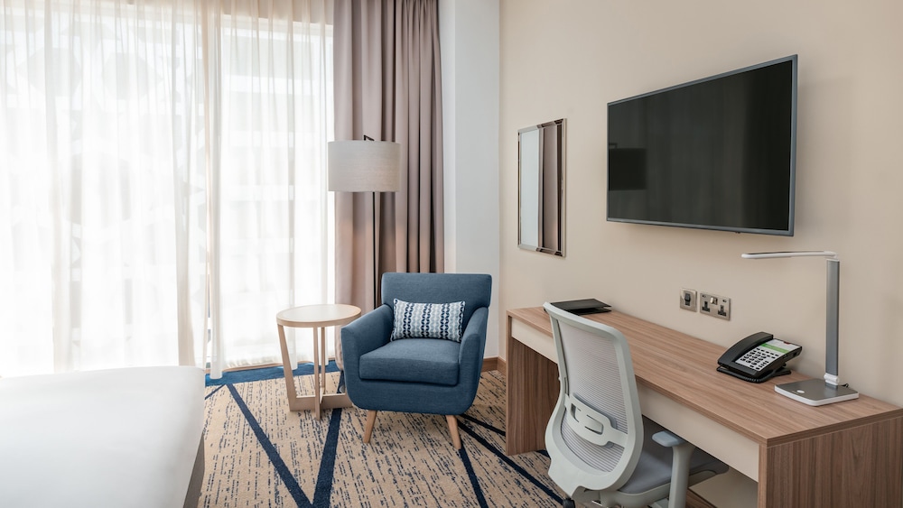 هوليداي إن آند سويتس - الجبيل(Holiday Inn & Suites Al Jubail) 50/72