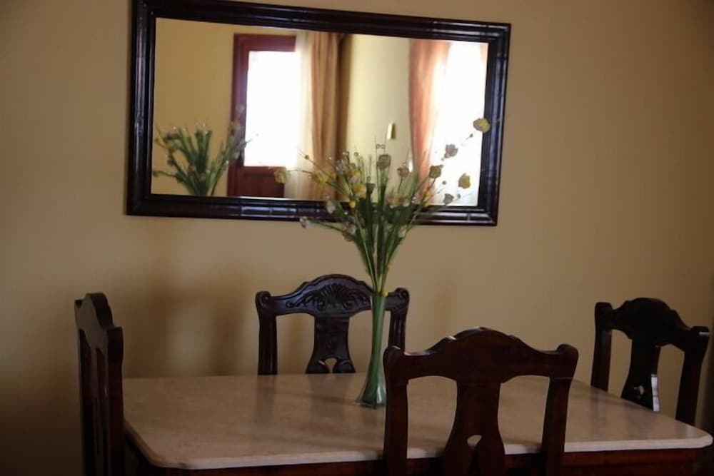Alexandria Mediterranean Suites 25/30