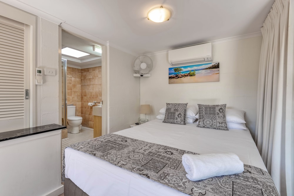 Tropical Reef Apartments Port Douglas 24/60