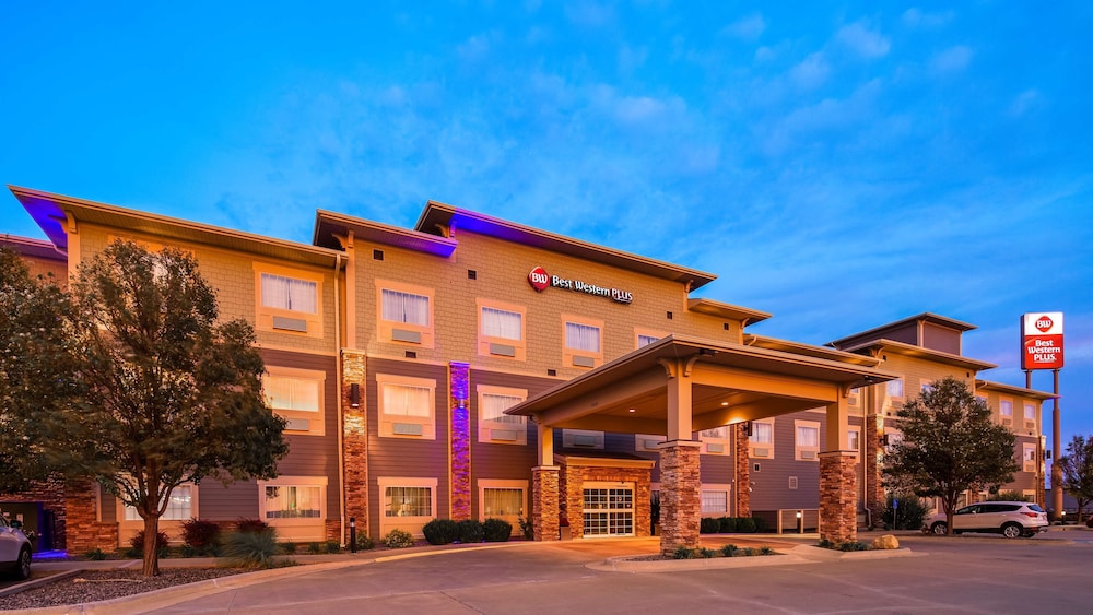 Best Western Plus Butterfield Inn 5/44