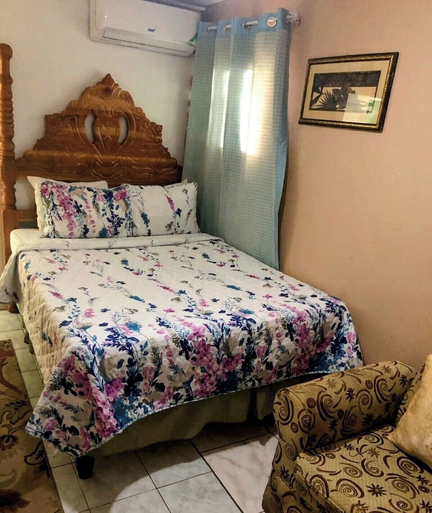 Standard, Queen Bed, Pool Access