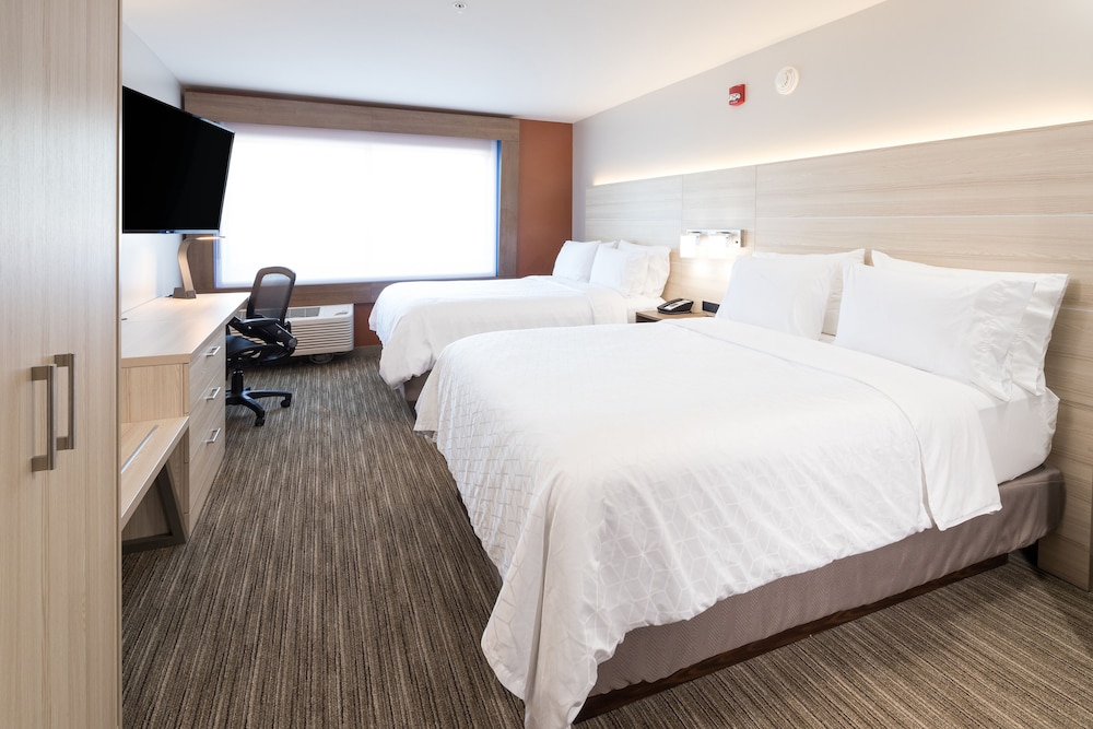 Holiday Inn Express Suites Michigan City 13/46