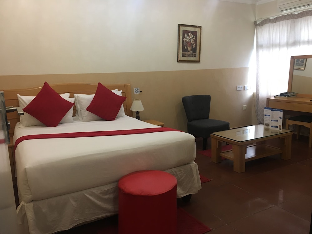Airport Hotel Maun 6/20