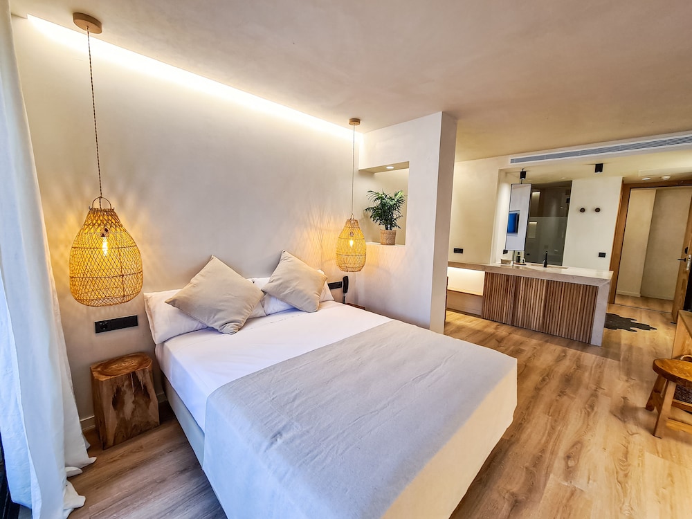 S'estancia Suites 10/31