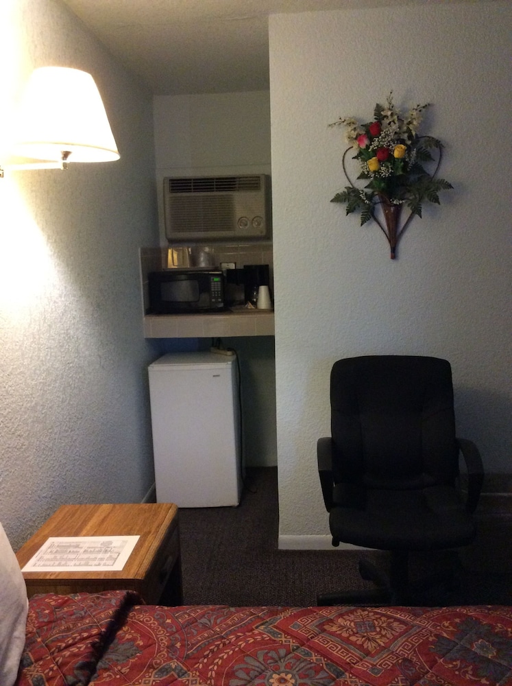 Regency Inn Comanche 31/36