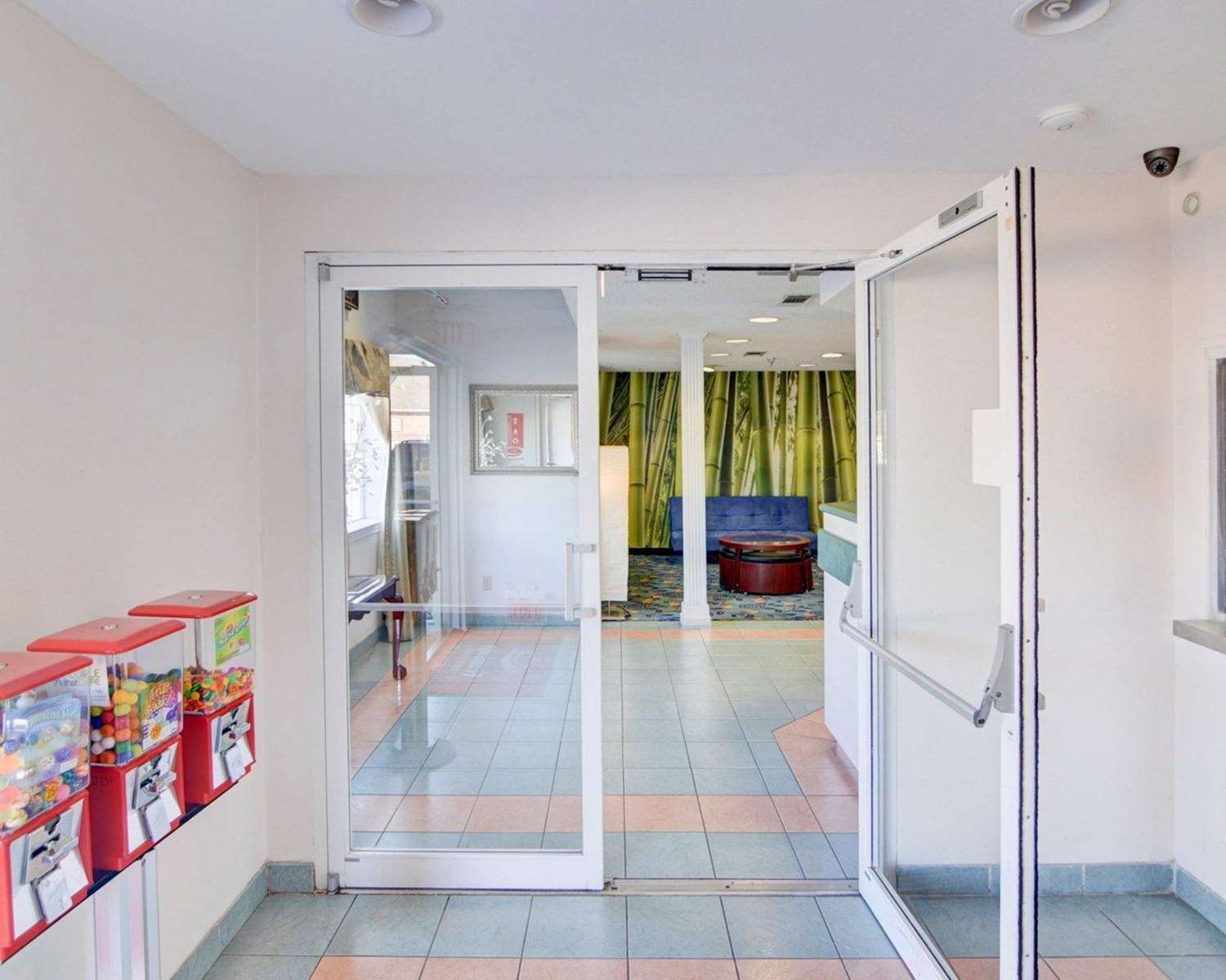 Rodeway Inn & Suites Lewisville I-35 2/8