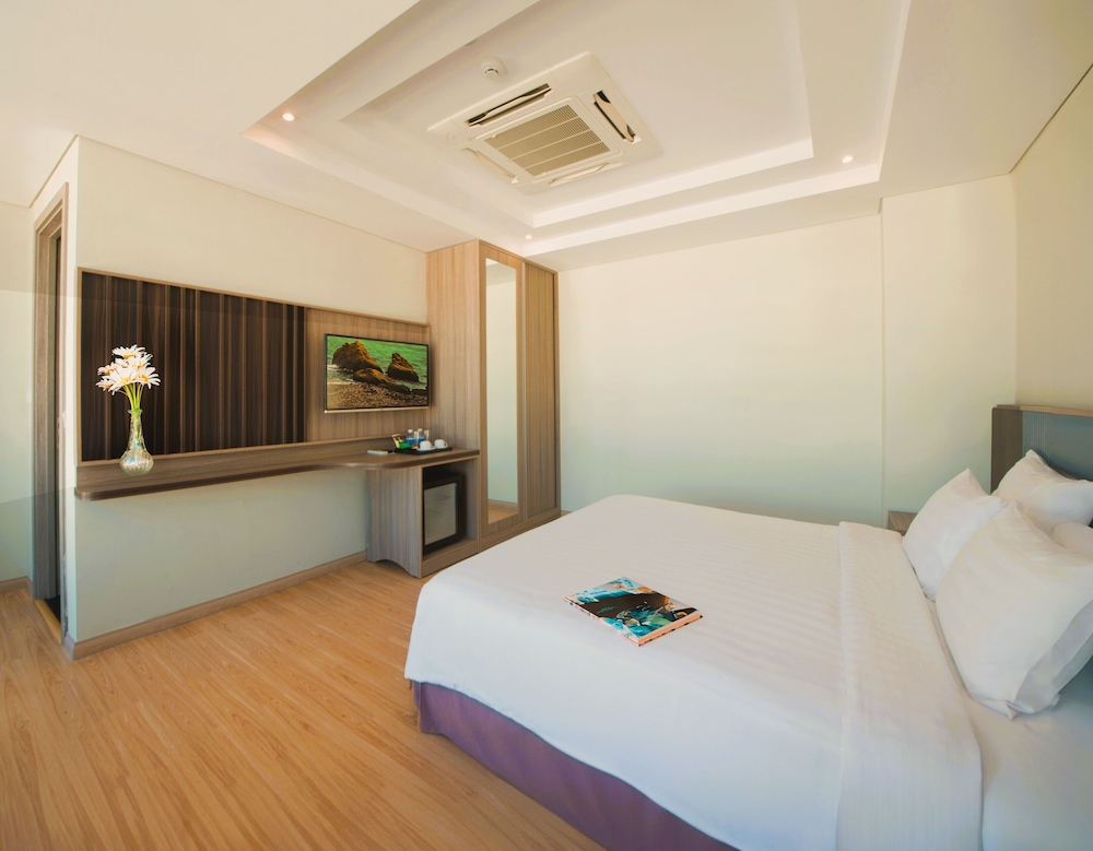JUNIOR SUITE, TWIN BEDS, SEA VIEW
