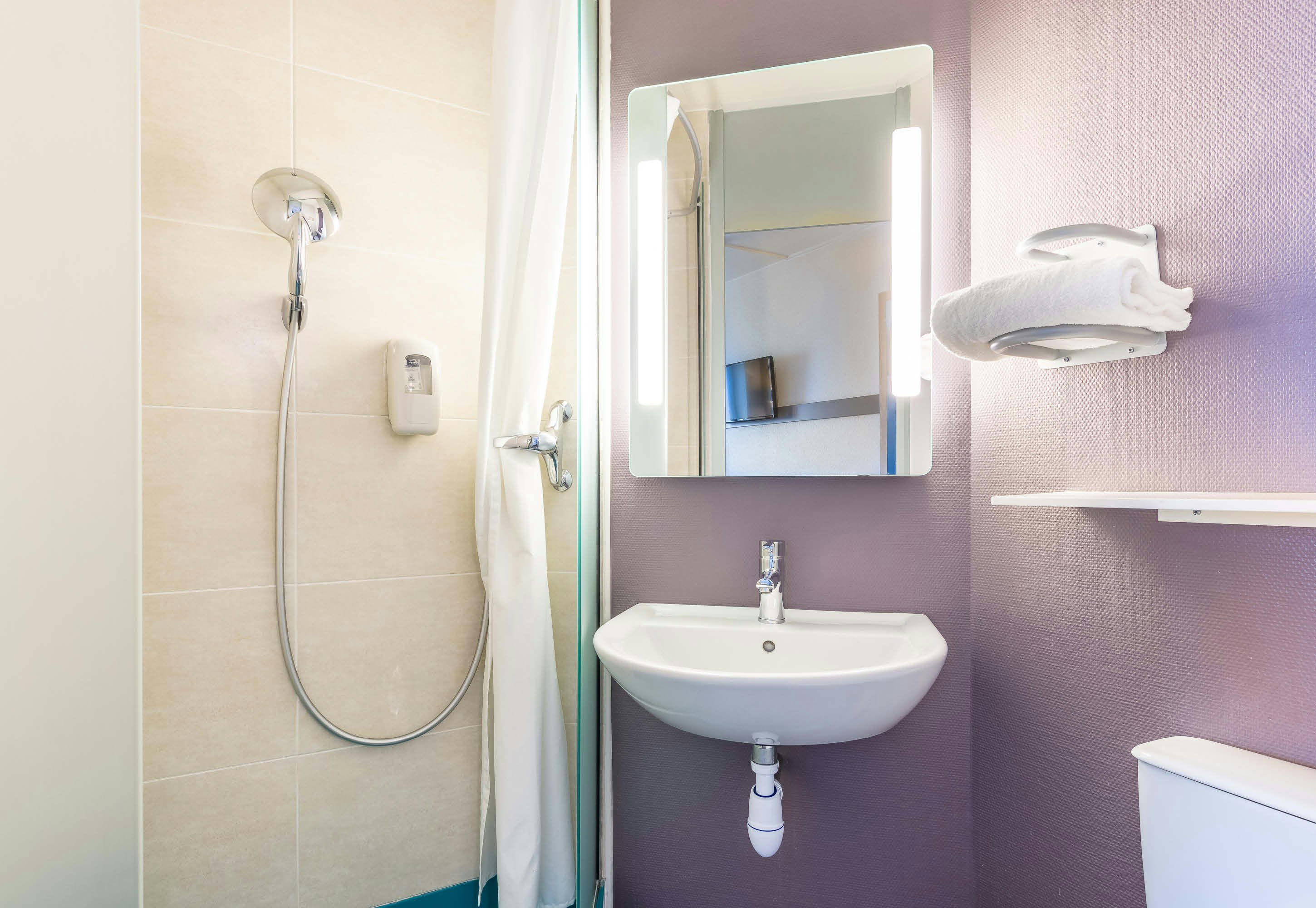 B B Hotel Tours Centre Commercial La Petite Arche Hotel 33/33