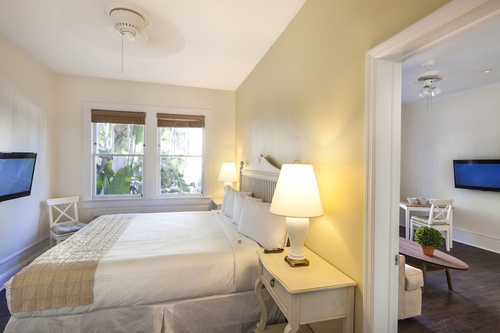 The Southernmost Inn - Adult Only 11/60