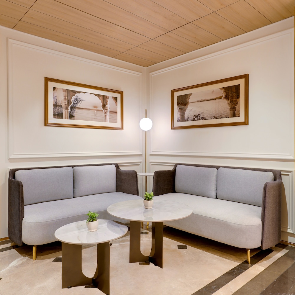 HOTEL SURENDRA VILAS 32/50
