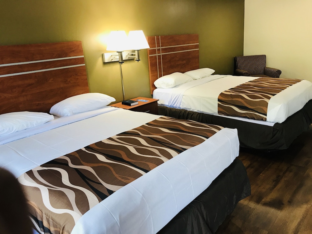 Rodeway Inn Swansea, MA 9/42