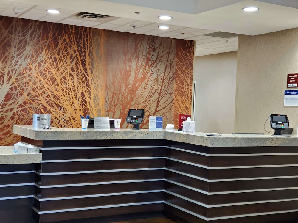 Best Western Plus Lakeview Hotel 3/48
