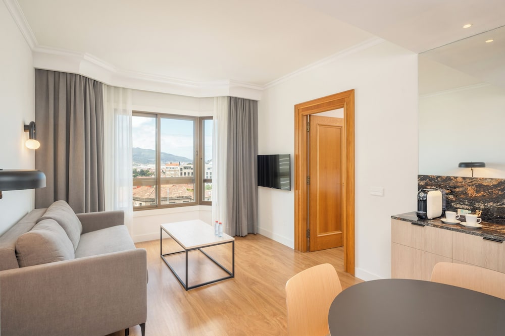 Hotel Vigo Los Galeones Affiliated By Melia 30/50