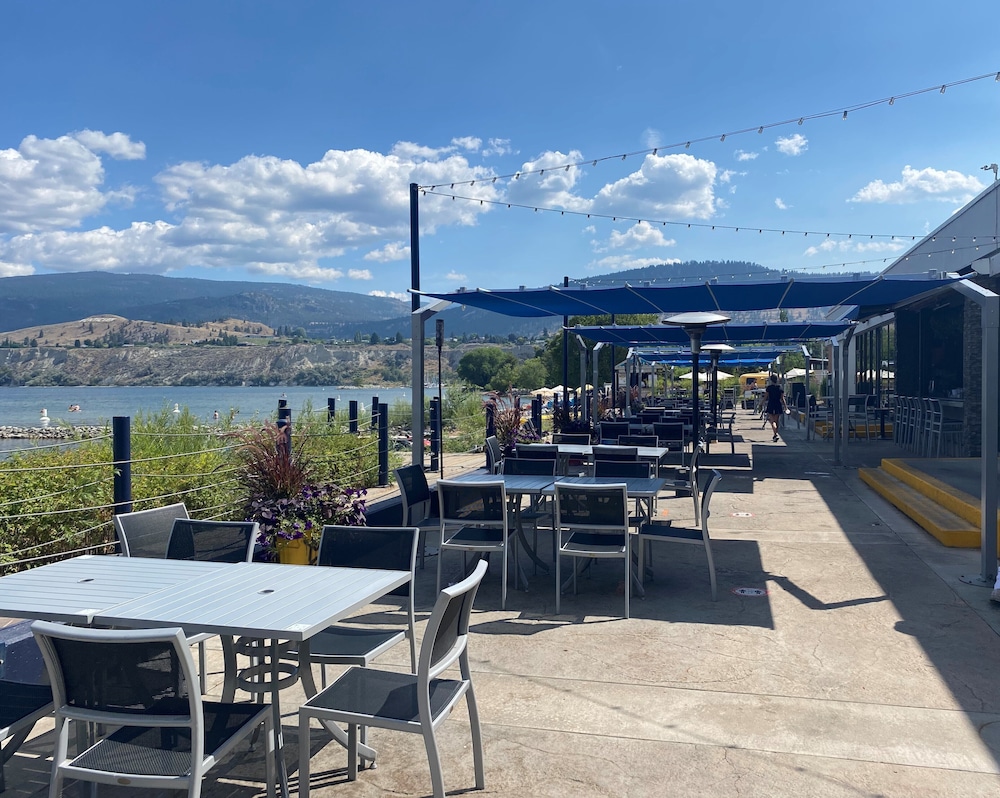 Penticton Lakeside Resort 35/58