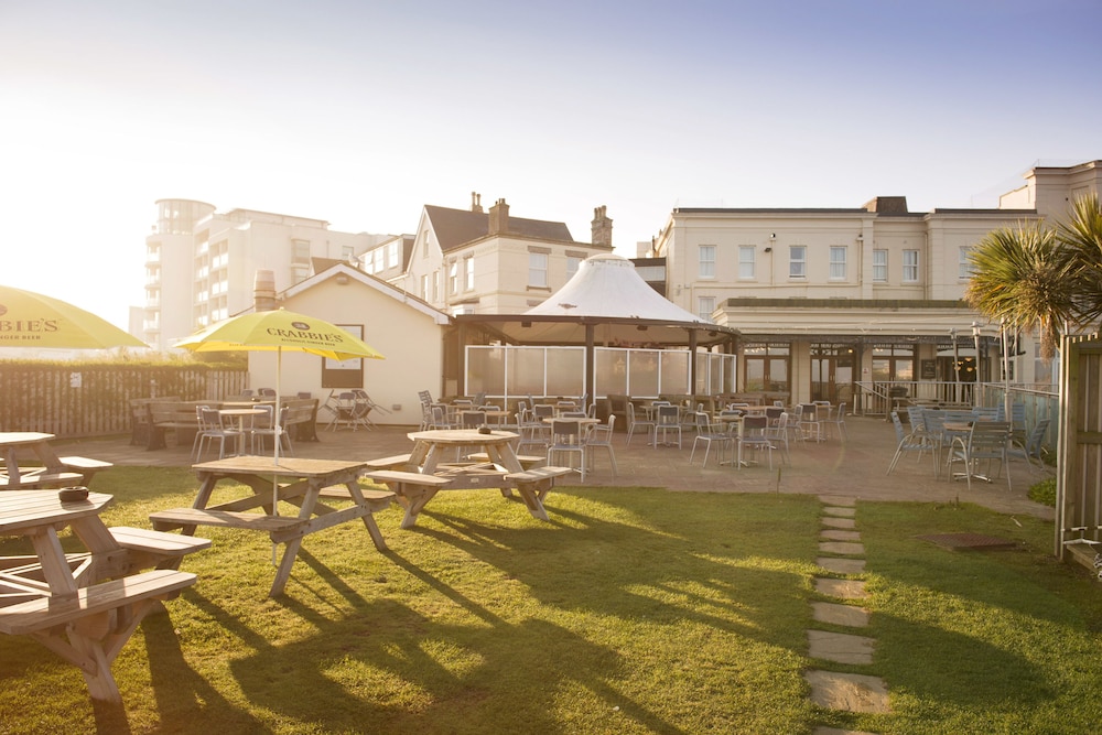 Great Western Hotel 65/71
