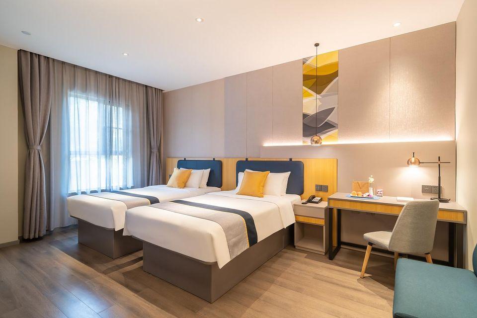 Home Inn Selected (Xiamen Zhongshan Road Pedestrian Street) 24/58