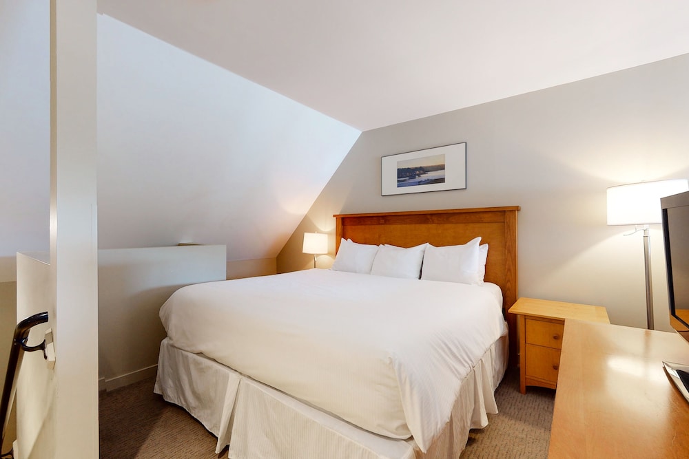 Loft, Studio, King Bed, Sofa