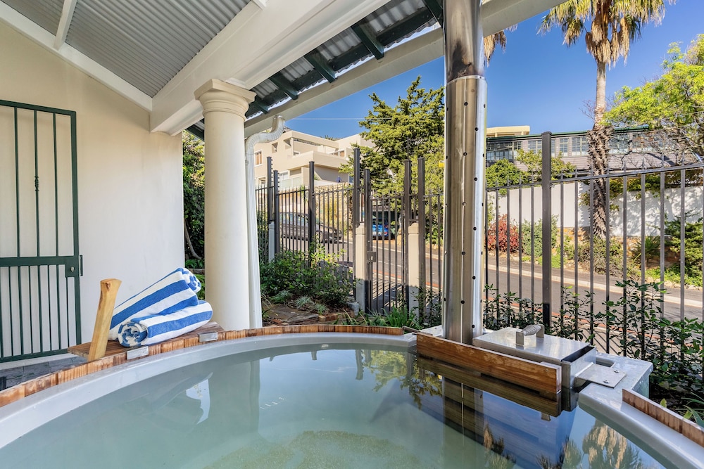 Camps Bay Village 26/50