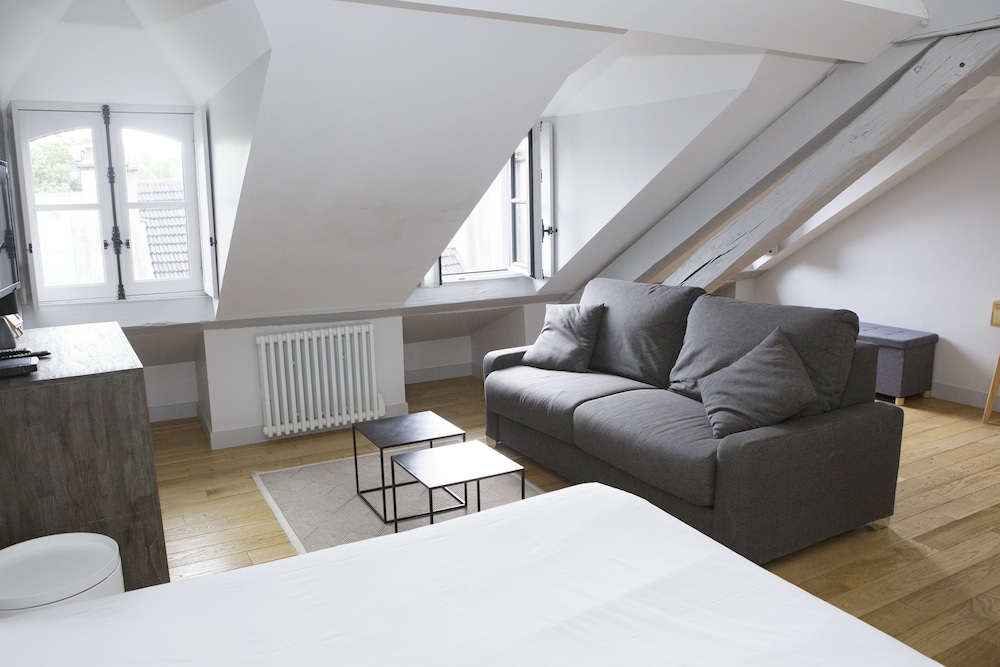 Les Apparts de l Oncle Louis 35/46