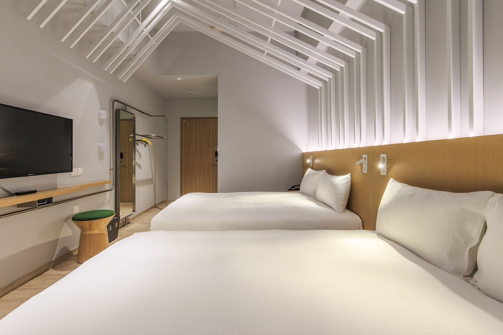 SUPERIOR, QUADRUPLE, 2 DOUBLE BEDS