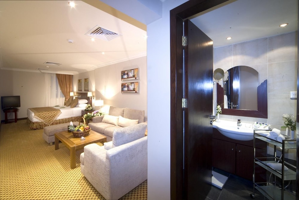فندق جولدن توليب الخبر كورنيش(Golden Tulip Al Khobar) 70/81