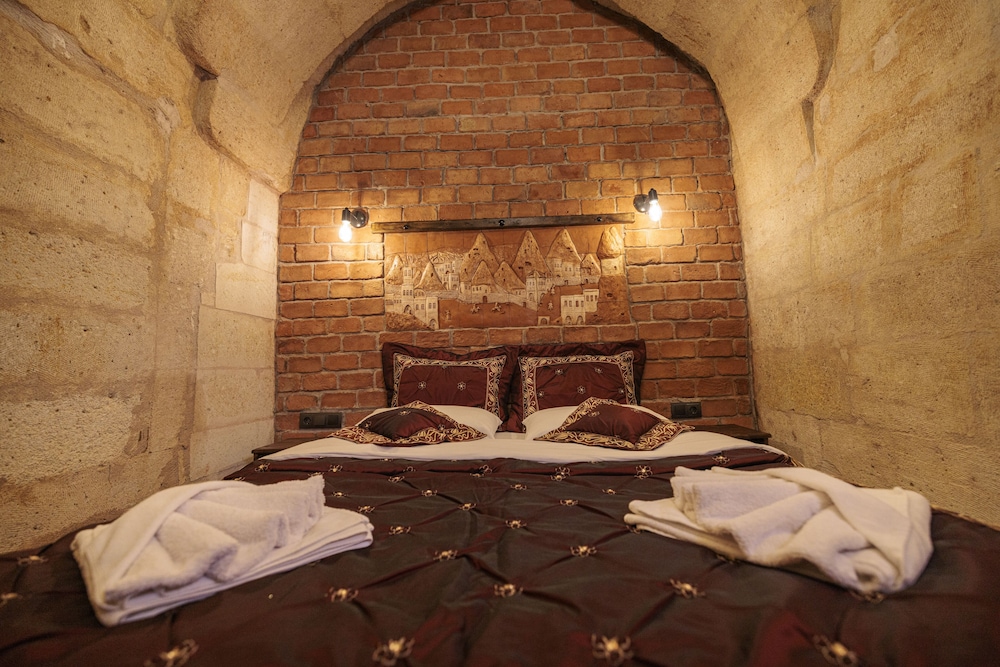 Shadow Cave House 25/49