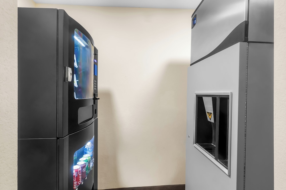 Travel Inn & Suites 23/50