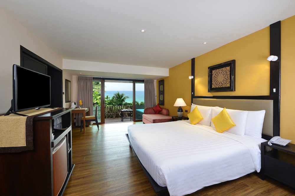 ANDAMAN WHITE BEACH RESORT 12/70