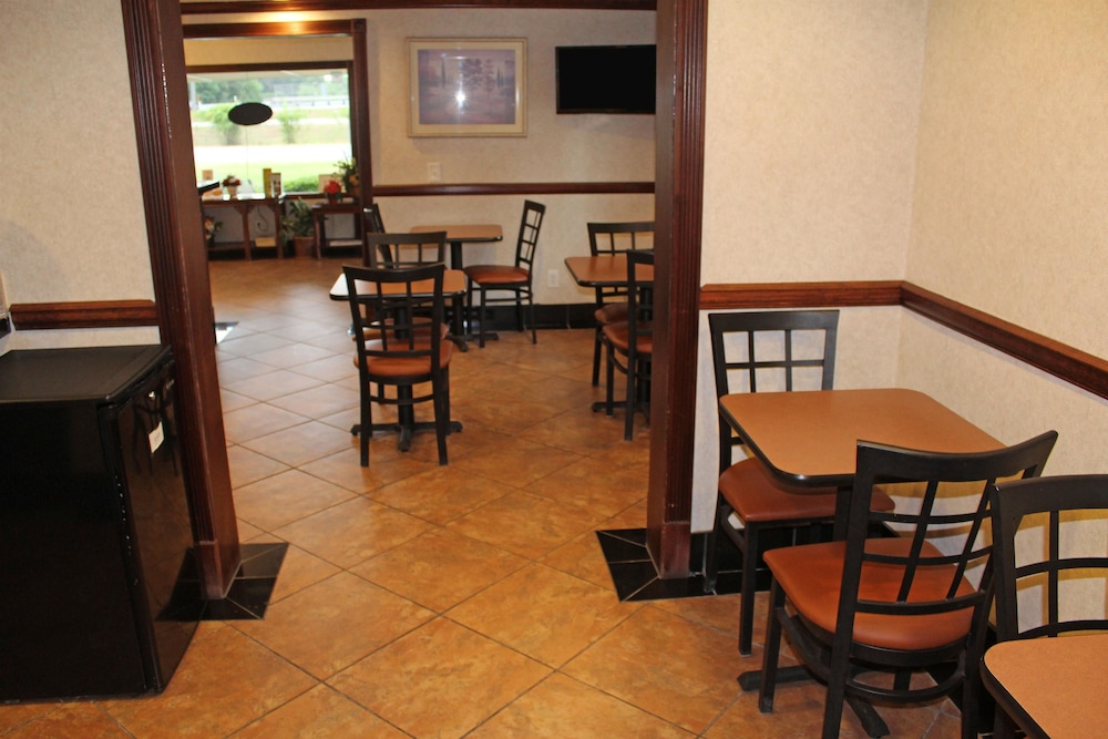 Americas Best Value Inn Conyers 38/54