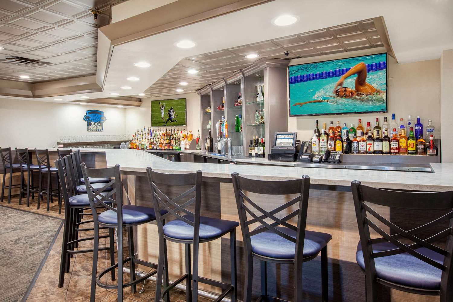 Wingate by Wyndham Detroit Metro Airport 24/44