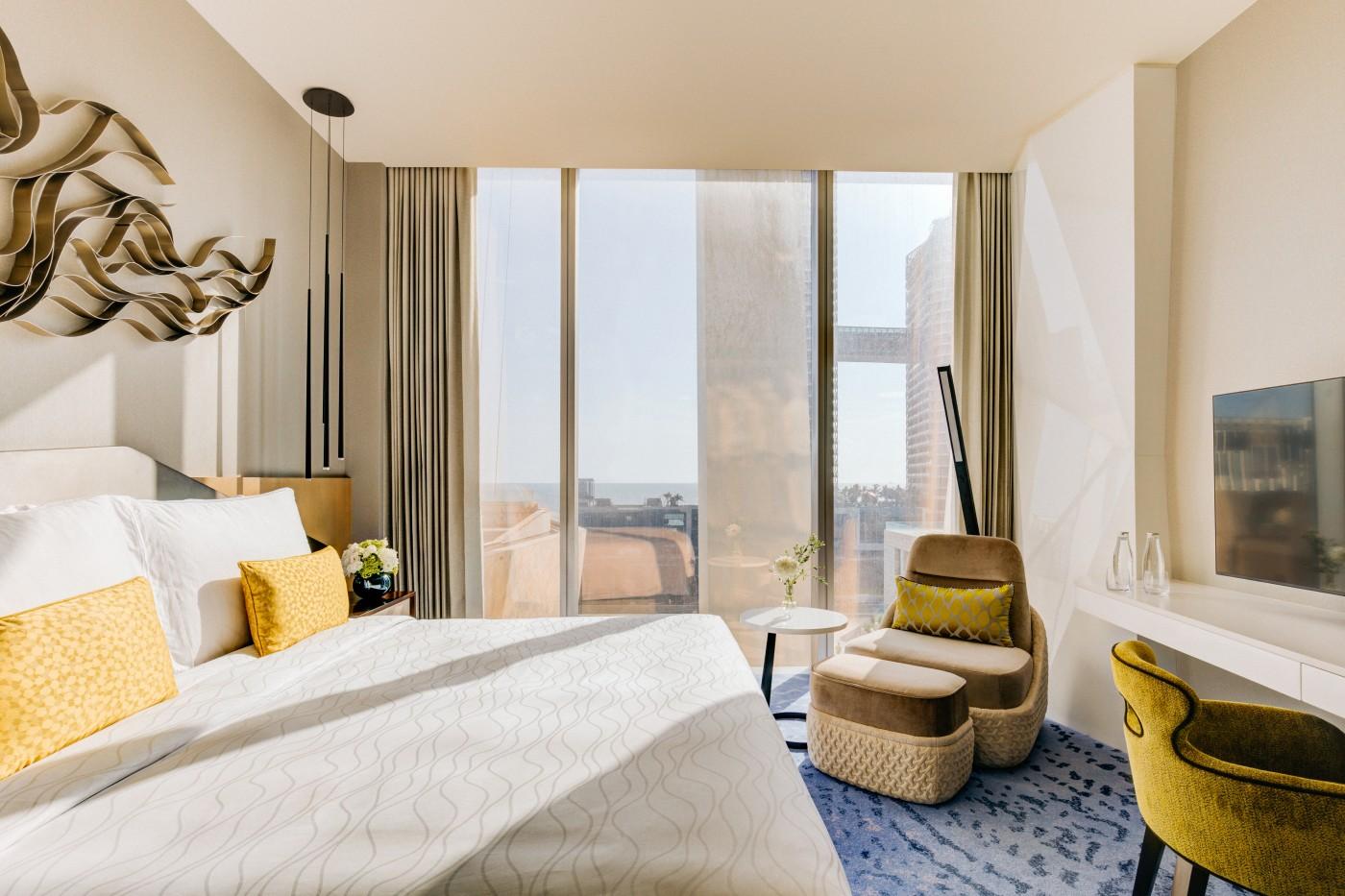 Life, Premier, Ocean Front