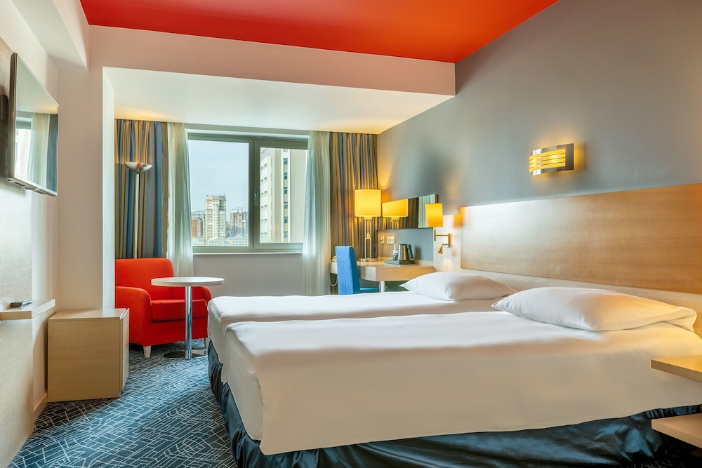 Radisson hotel Baku 25/80