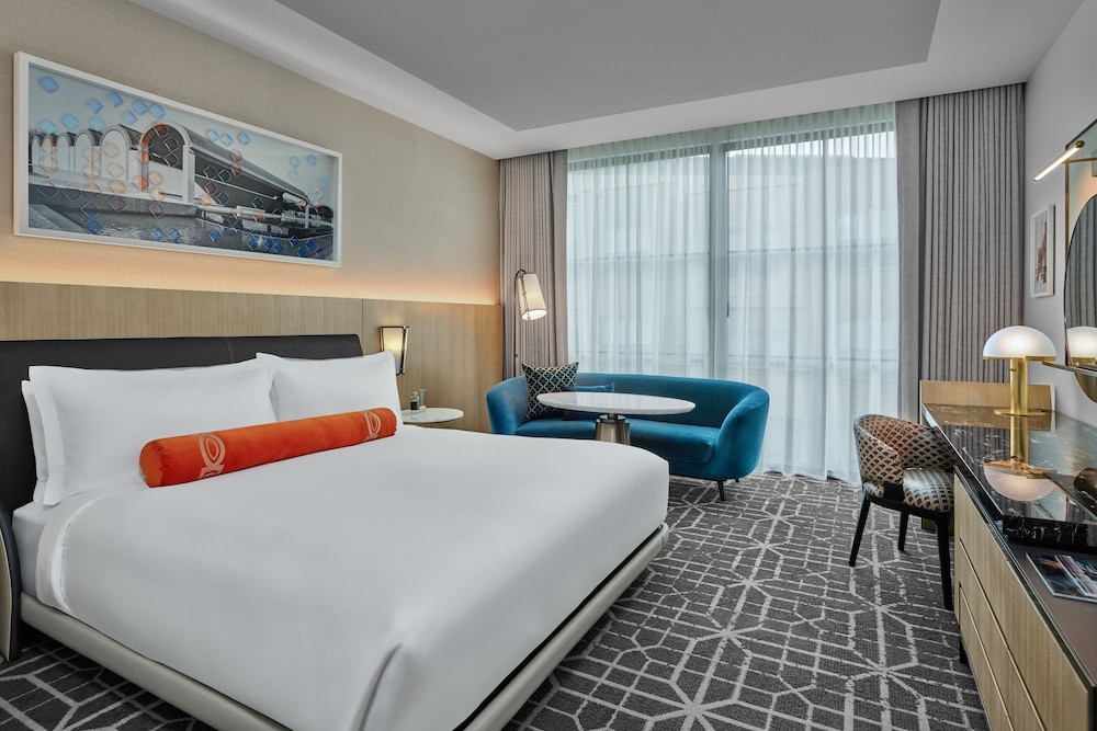 SUPERIOR, KING BED