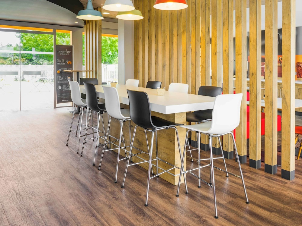 Ibis Tarbes Odos 48/64