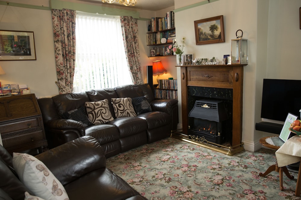 Rowan Tree House 22/48