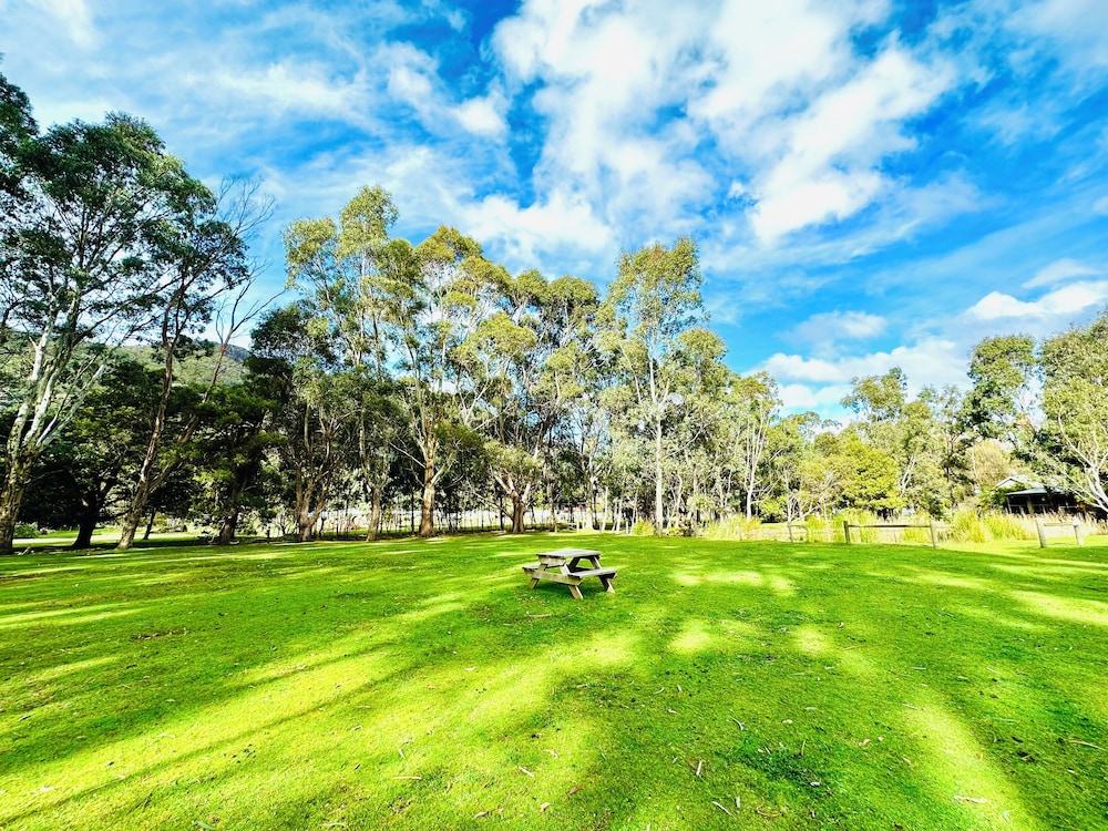 GRAMPIANS CHALETS 40/50