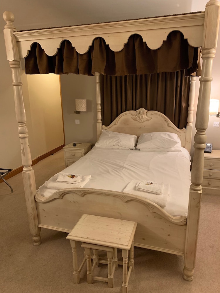 The Old Mill Hotel &amp; Lodge 62/67