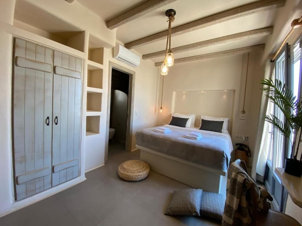 Ampelos Suites 15/30